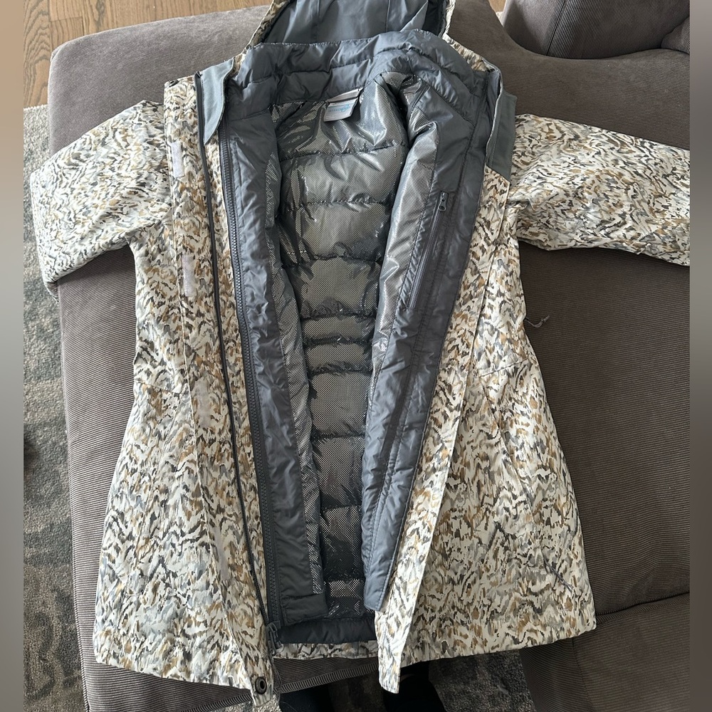 Women’s Columbia warm ski/snow jacket